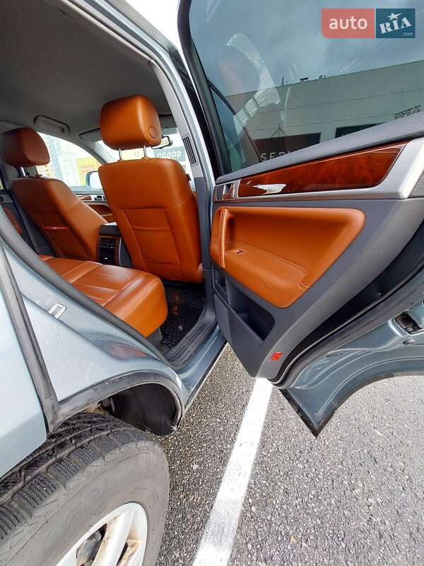 Внедорожник / Кроссовер Volkswagen Touareg 2007 в Киеве