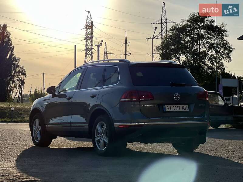 Внедорожник / Кроссовер Volkswagen Touareg 2014 в Богуславе
