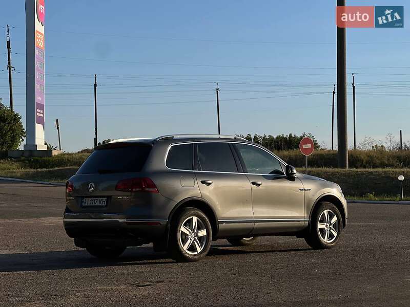 Внедорожник / Кроссовер Volkswagen Touareg 2014 в Богуславе