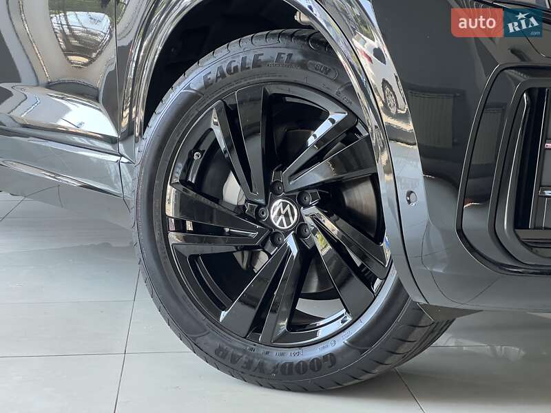 Позашляховик / Кросовер Volkswagen Touareg 2024 в Києві