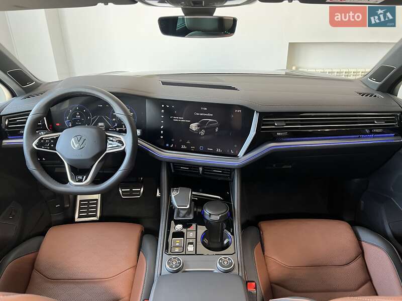 Позашляховик / Кросовер Volkswagen Touareg 2024 в Києві