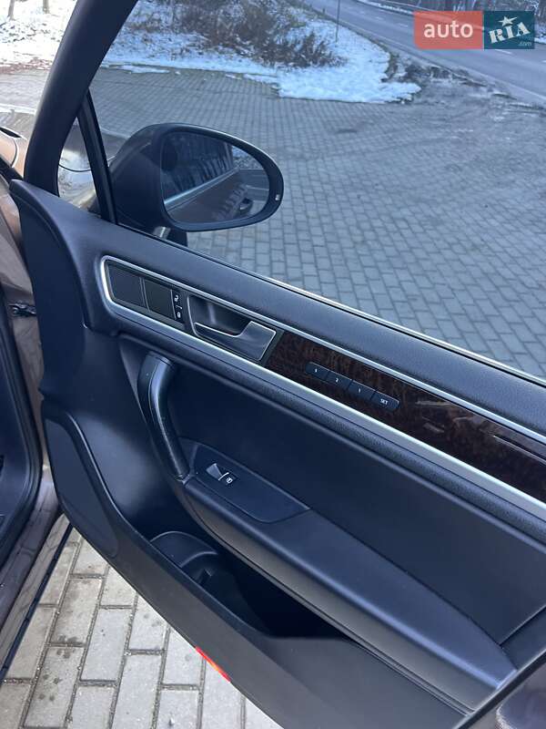 Позашляховик / Кросовер Volkswagen Touareg 2012 в Кременці фото 44 Позашляховик / Кросовер Volkswagen Touareg 2012 в Кременці