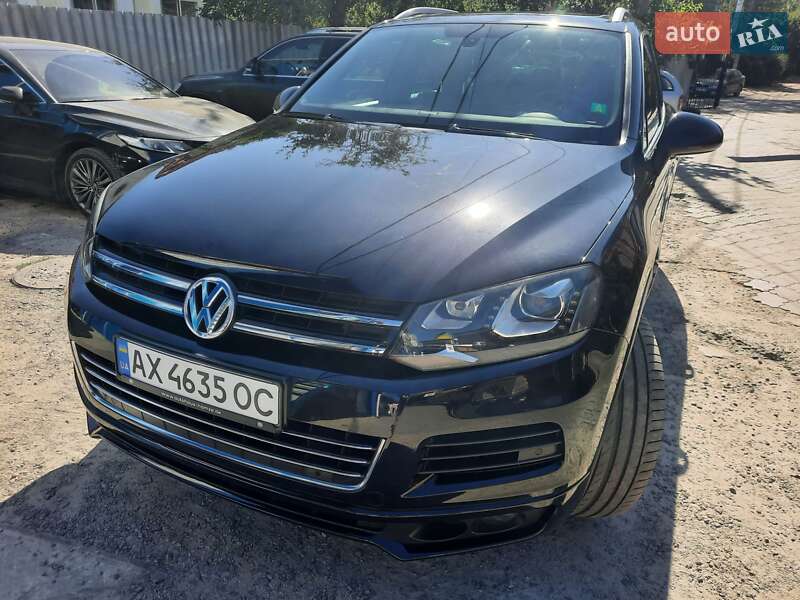 Внедорожник / Кроссовер Volkswagen Touareg 2013 в Изюме