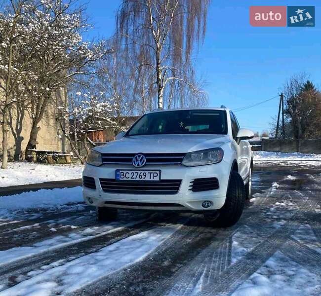 Внедорожник / Кроссовер Volkswagen Touareg 2014 в Львове