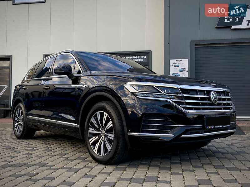 Позашляховик / Кросовер Volkswagen Touareg 2019 в Мукачевому