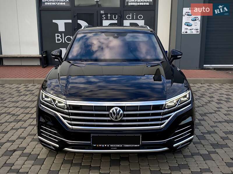 Позашляховик / Кросовер Volkswagen Touareg 2019 в Мукачевому