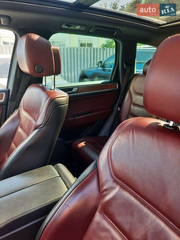 Внедорожник / Кроссовер Volkswagen Touareg 2013 в Изюме