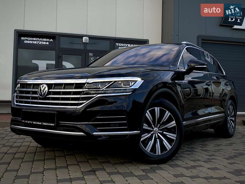 Позашляховик / Кросовер Volkswagen Touareg 2019 в Мукачевому
