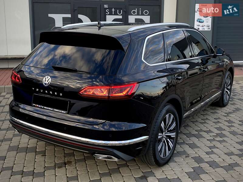 Позашляховик / Кросовер Volkswagen Touareg 2019 в Мукачевому
