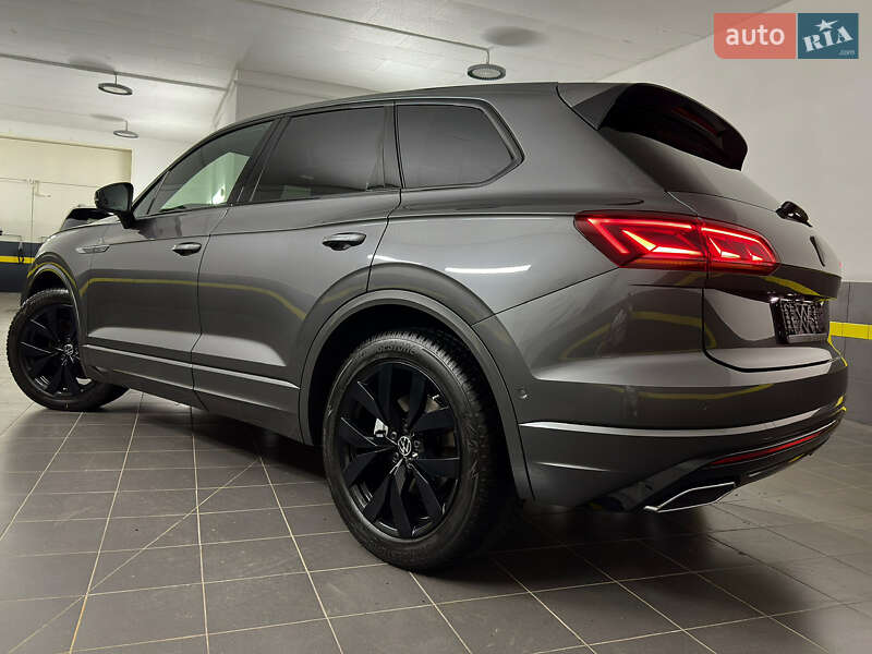 Позашляховик / Кросовер Volkswagen Touareg 2022 в Козятині