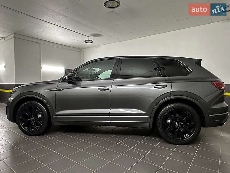 Позашляховик / Кросовер Volkswagen Touareg 2022 в Козятині