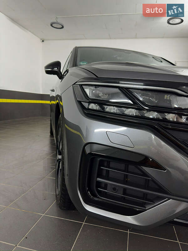 Позашляховик / Кросовер Volkswagen Touareg 2022 в Козятині