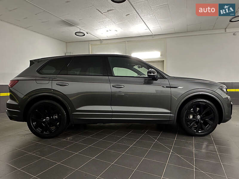 Позашляховик / Кросовер Volkswagen Touareg 2022 в Козятині
