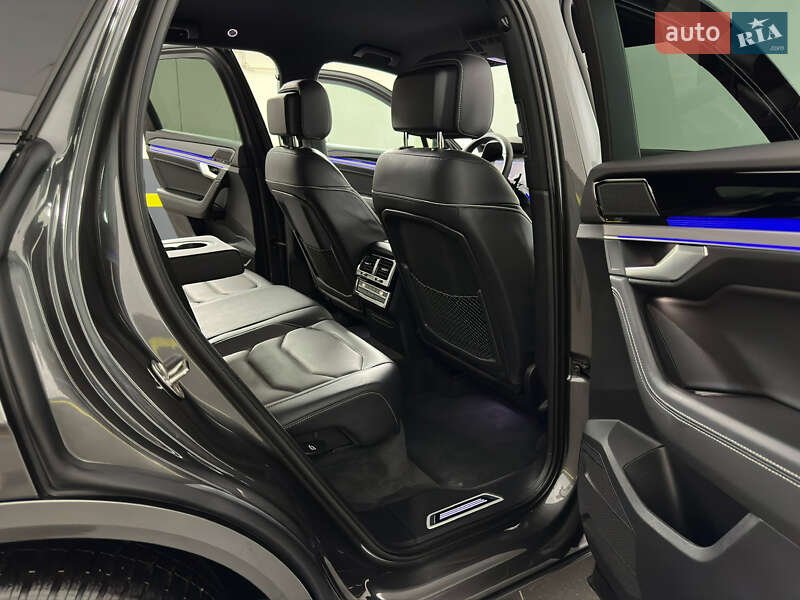 Позашляховик / Кросовер Volkswagen Touareg 2022 в Козятині