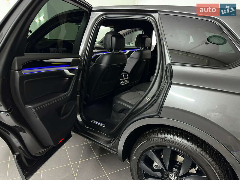 Позашляховик / Кросовер Volkswagen Touareg 2022 в Козятині