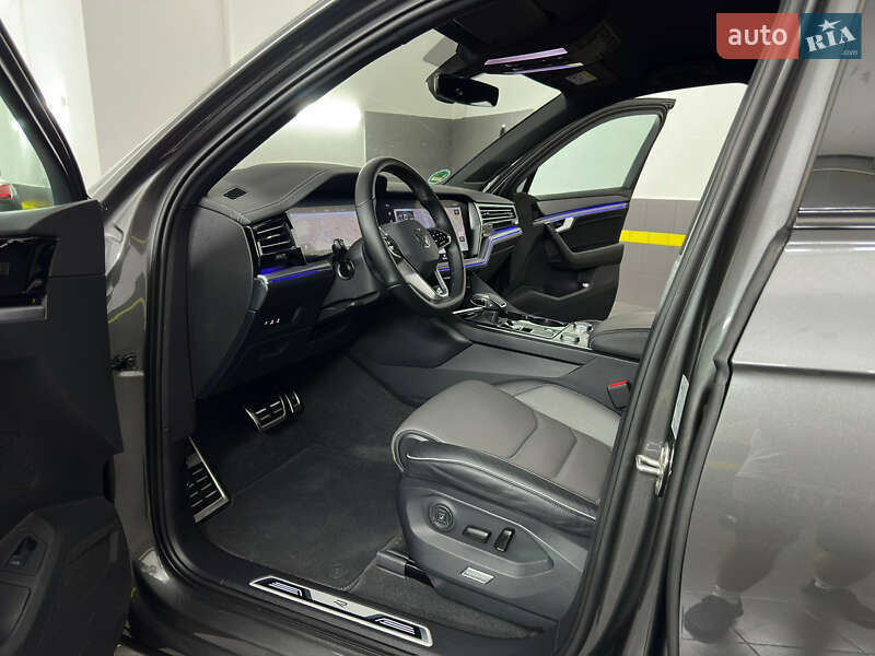 Позашляховик / Кросовер Volkswagen Touareg 2022 в Козятині