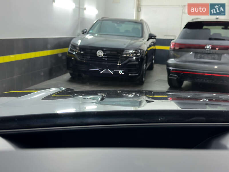 Позашляховик / Кросовер Volkswagen Touareg 2022 в Козятині