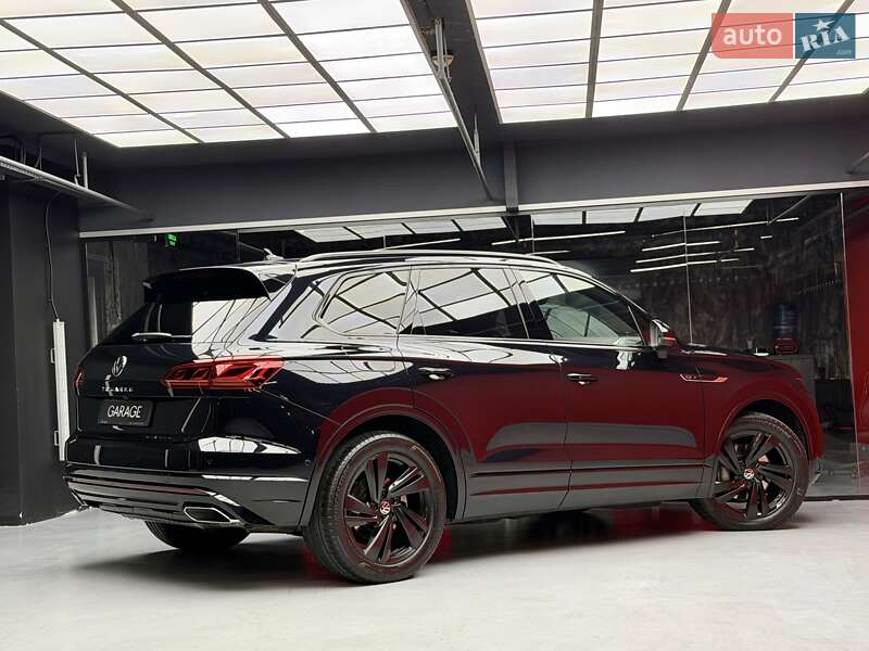 Внедорожник / Кроссовер Volkswagen Touareg 2021 в Киеве