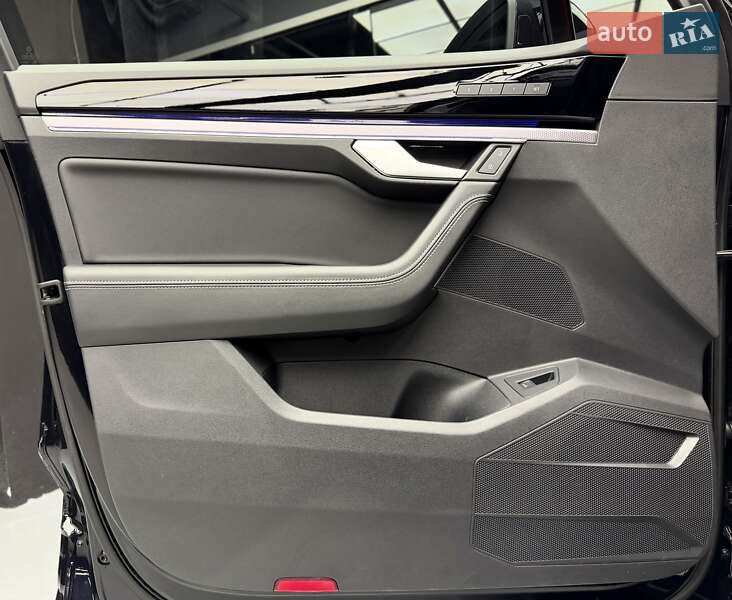 Внедорожник / Кроссовер Volkswagen Touareg 2021 в Киеве