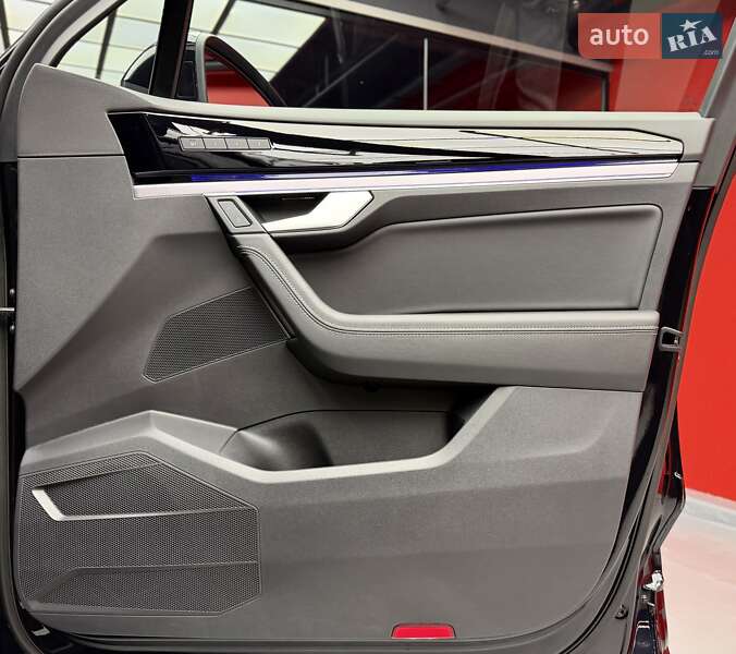 Внедорожник / Кроссовер Volkswagen Touareg 2021 в Киеве