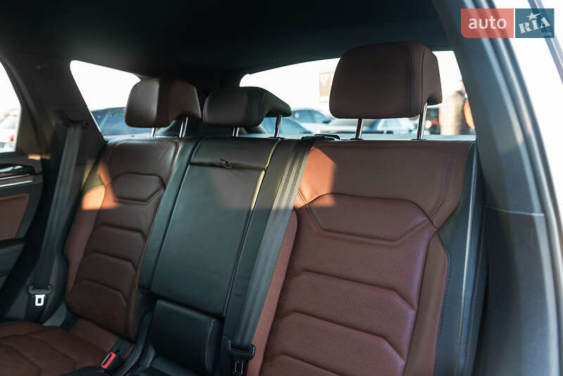 Внедорожник / Кроссовер Volkswagen Touareg 2019 в Мукачево