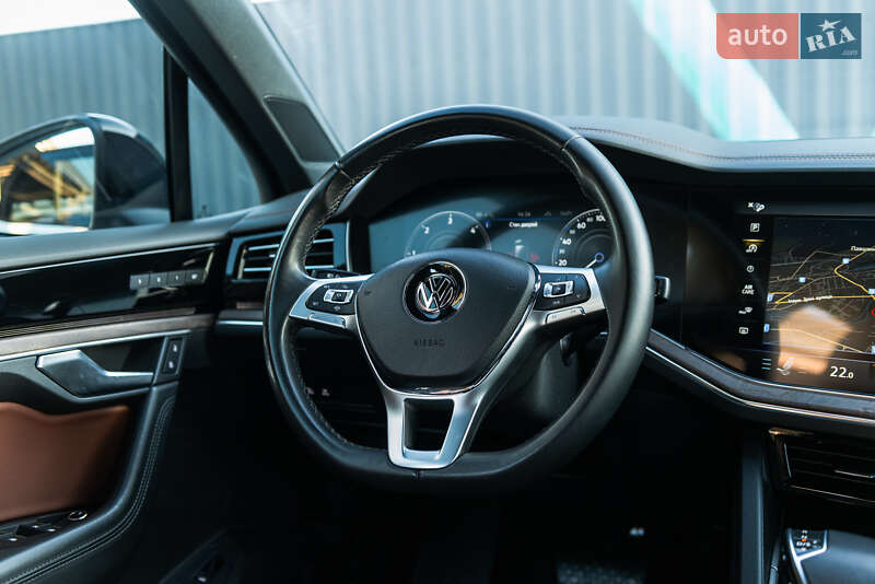 Внедорожник / Кроссовер Volkswagen Touareg 2019 в Мукачево