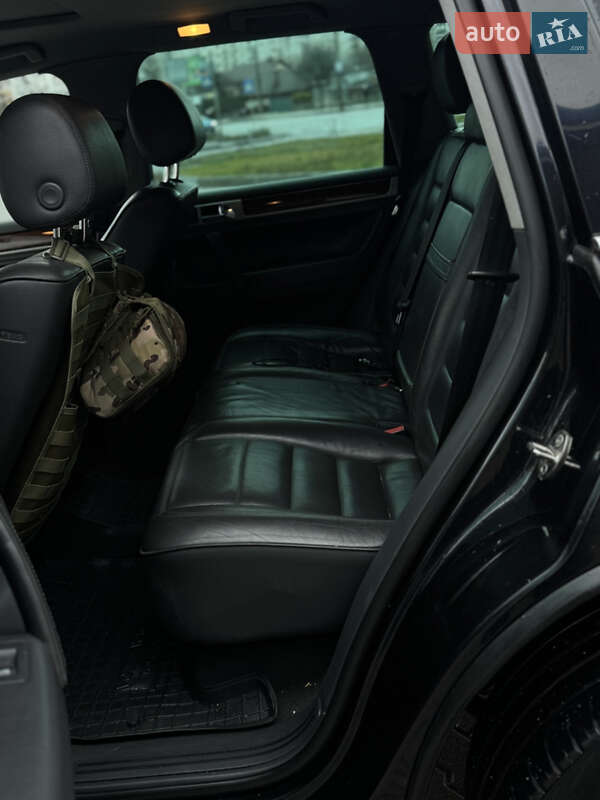 Внедорожник / Кроссовер Volkswagen Touareg 2006 в Сумах