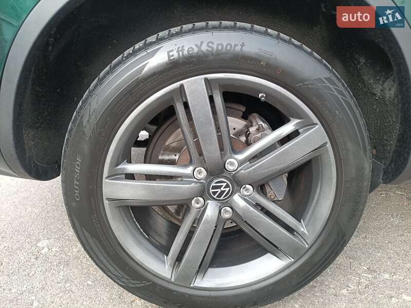 Внедорожник / Кроссовер Volkswagen Touareg 2011 в Киеве фото 14 Внедорожник / Кроссовер Volkswagen Touareg 2011 в Киеве