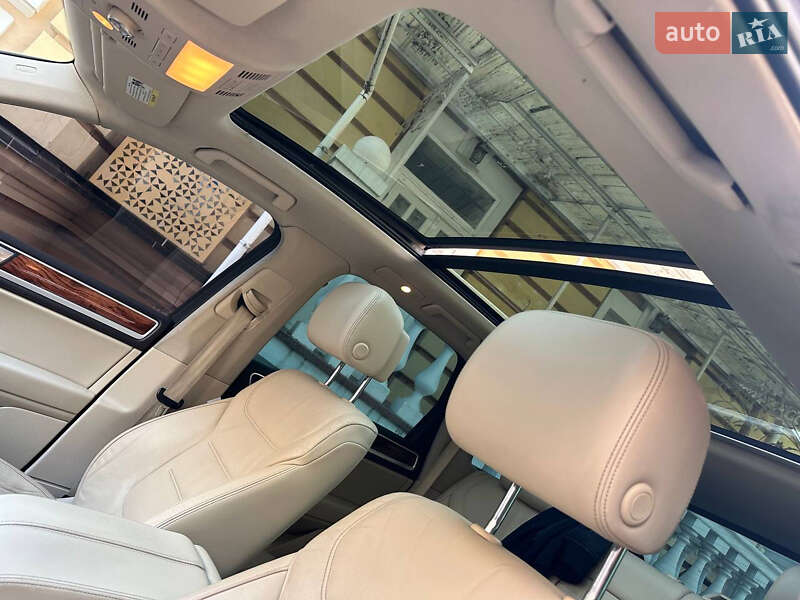 Позашляховик / Кросовер Volkswagen Touareg 2011 в Києві
