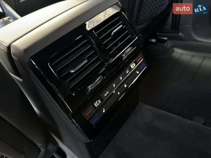 Внедорожник / Кроссовер Volkswagen Touareg 2024 в Запорожье