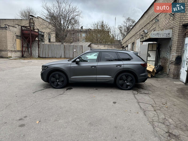 Внедорожник / Кроссовер Volkswagen Touareg 2024 в Запорожье