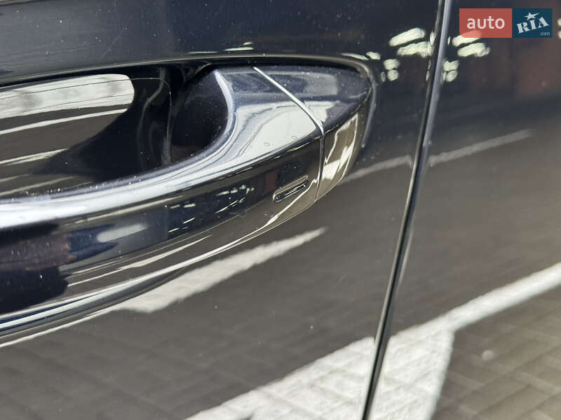 Внедорожник / Кроссовер Volkswagen Touareg 2021 в Киеве