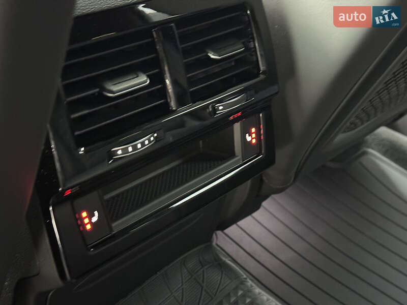 Внедорожник / Кроссовер Volkswagen Touareg 2021 в Киеве