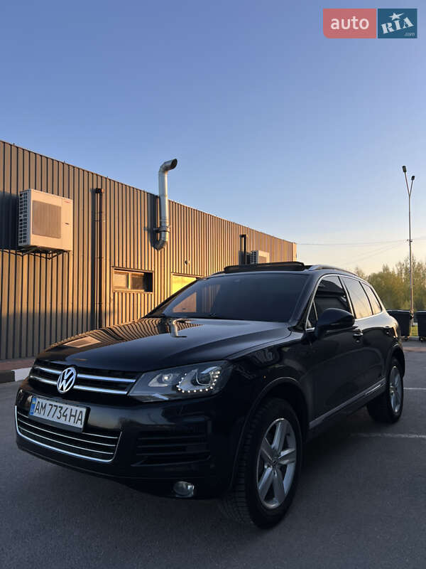 Внедорожник / Кроссовер Volkswagen Touareg 2013 в Бердичеве