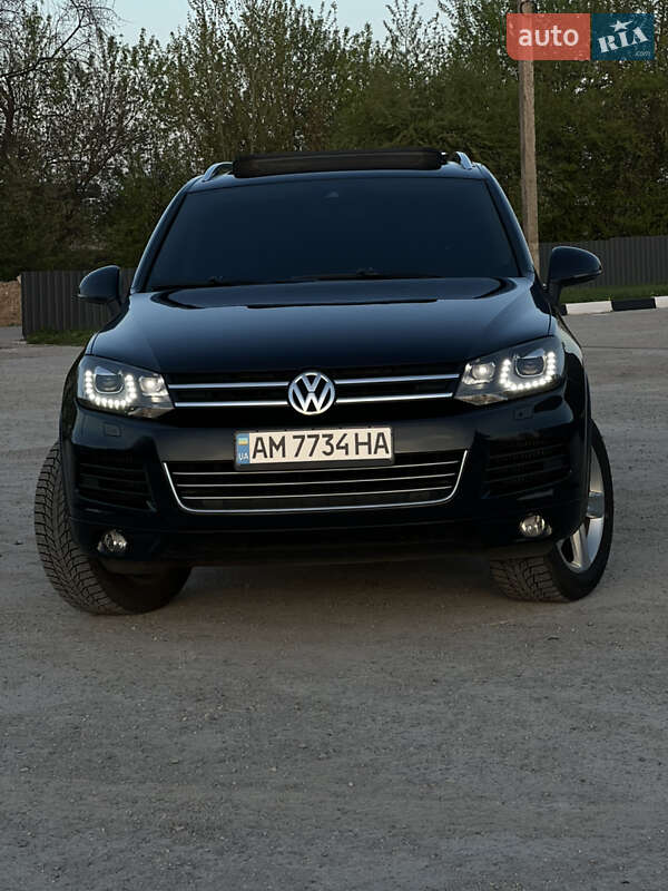 Внедорожник / Кроссовер Volkswagen Touareg 2013 в Бердичеве