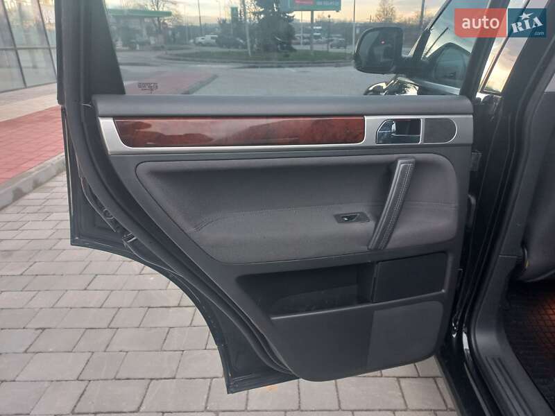 Позашляховик / Кросовер Volkswagen Touareg 2008 в Івано-Франківську