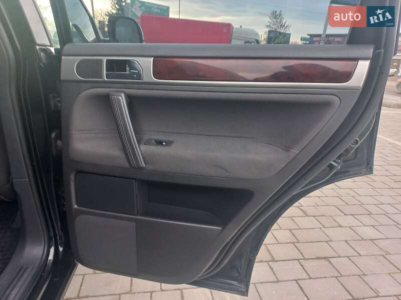 Позашляховик / Кросовер Volkswagen Touareg 2008 в Івано-Франківську