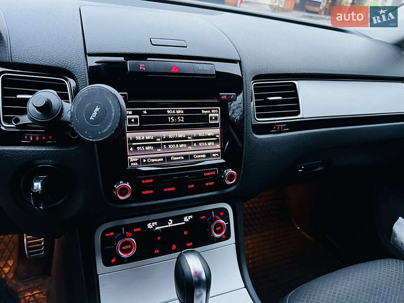 Внедорожник / Кроссовер Volkswagen Touareg 2013 в Одессе