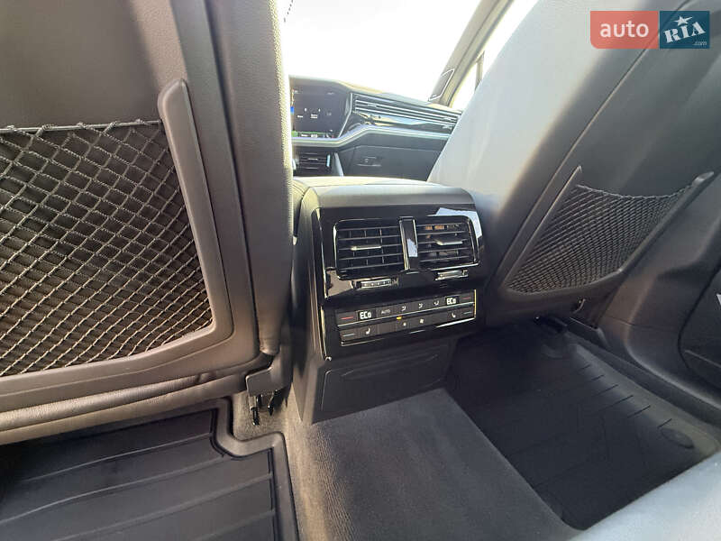 Внедорожник / Кроссовер Volkswagen Touareg 2023 в Житомире