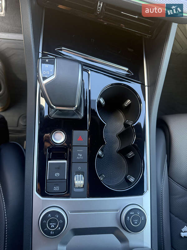 Внедорожник / Кроссовер Volkswagen Touareg 2023 в Житомире