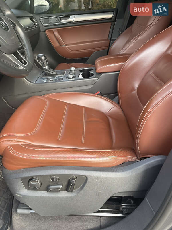 Позашляховик / Кросовер Volkswagen Touareg 2015 в Білій Церкві