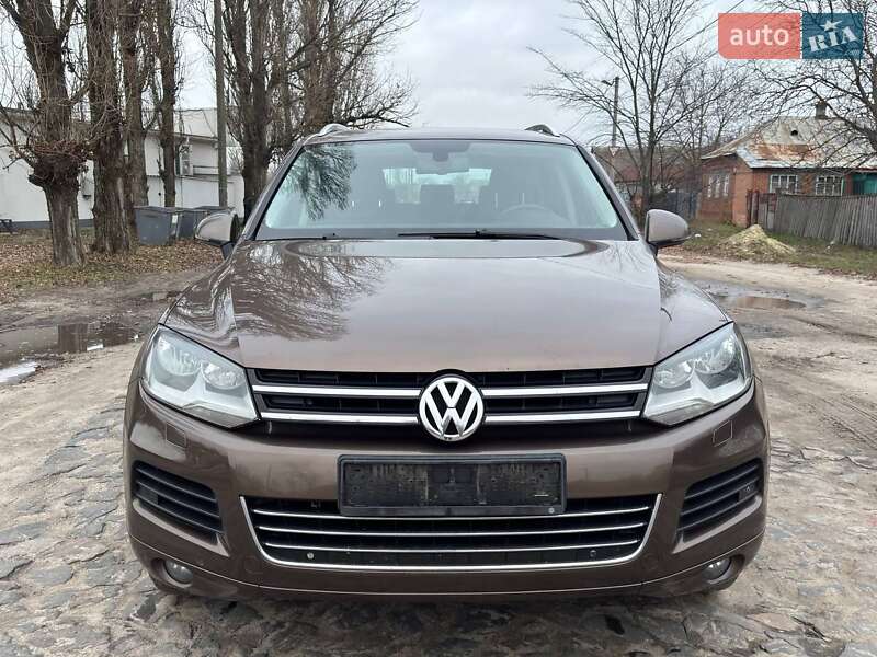 Внедорожник / Кроссовер Volkswagen Touareg 2012 в Ахтырке