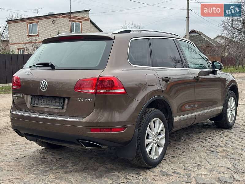 Внедорожник / Кроссовер Volkswagen Touareg 2012 в Ахтырке