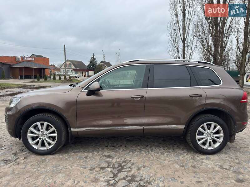 Внедорожник / Кроссовер Volkswagen Touareg 2012 в Ахтырке