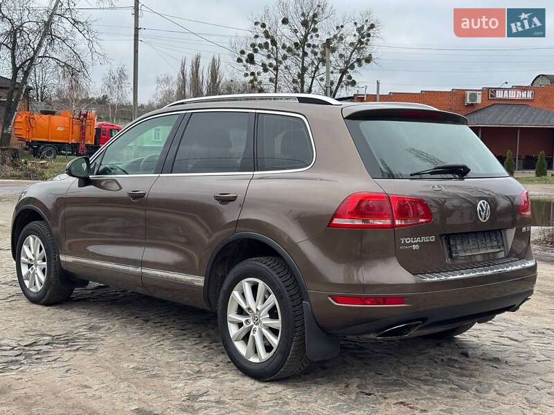 Внедорожник / Кроссовер Volkswagen Touareg 2012 в Ахтырке