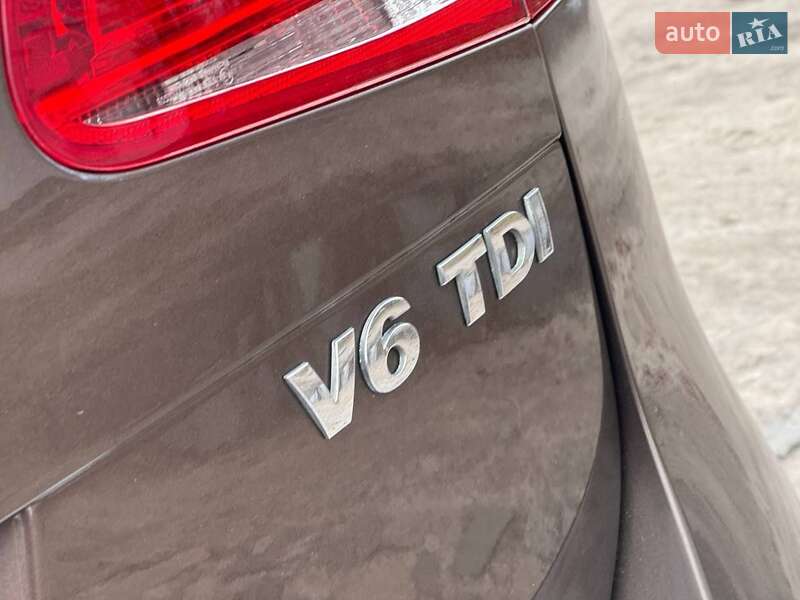 Внедорожник / Кроссовер Volkswagen Touareg 2012 в Ахтырке