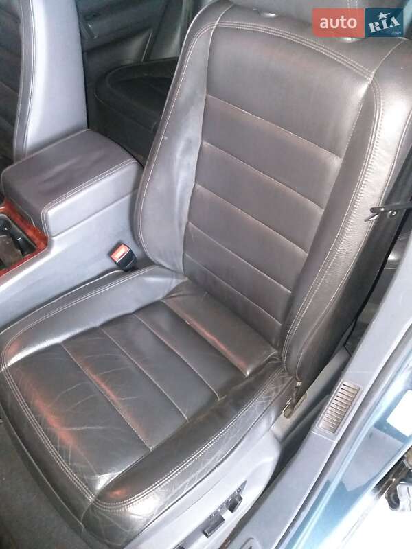 Позашляховик / Кросовер Volkswagen Touareg 2004 в Луцьку