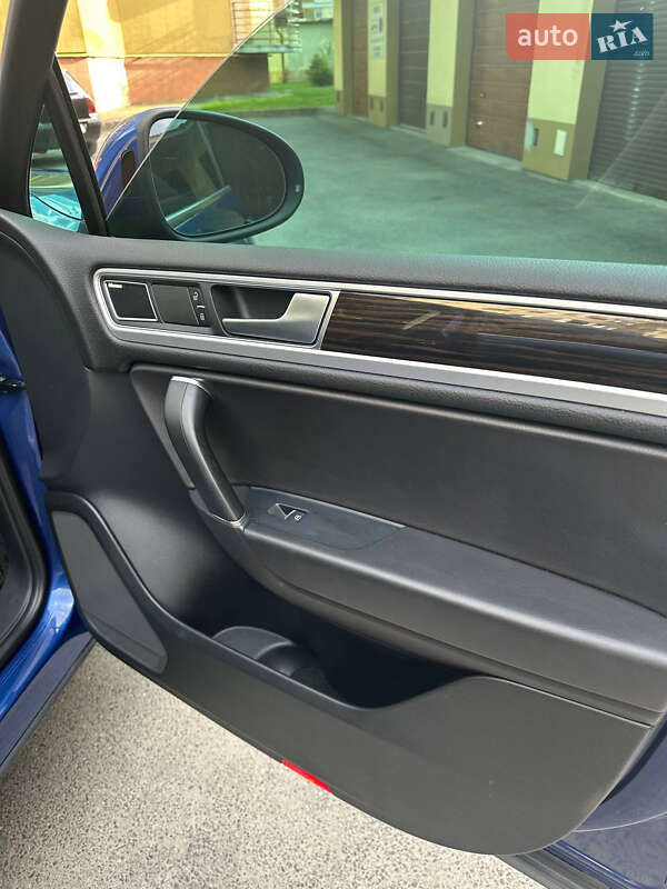 Позашляховик / Кросовер Volkswagen Touareg 2016 в Тернополі фото 18 Позашляховик / Кросовер Volkswagen Touareg 2016 в Тернополі