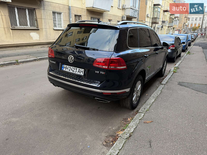 Внедорожник / Кроссовер Volkswagen Touareg 2017 в Одессе