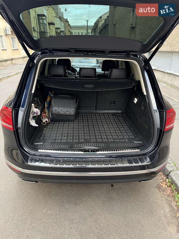 Внедорожник / Кроссовер Volkswagen Touareg 2017 в Одессе